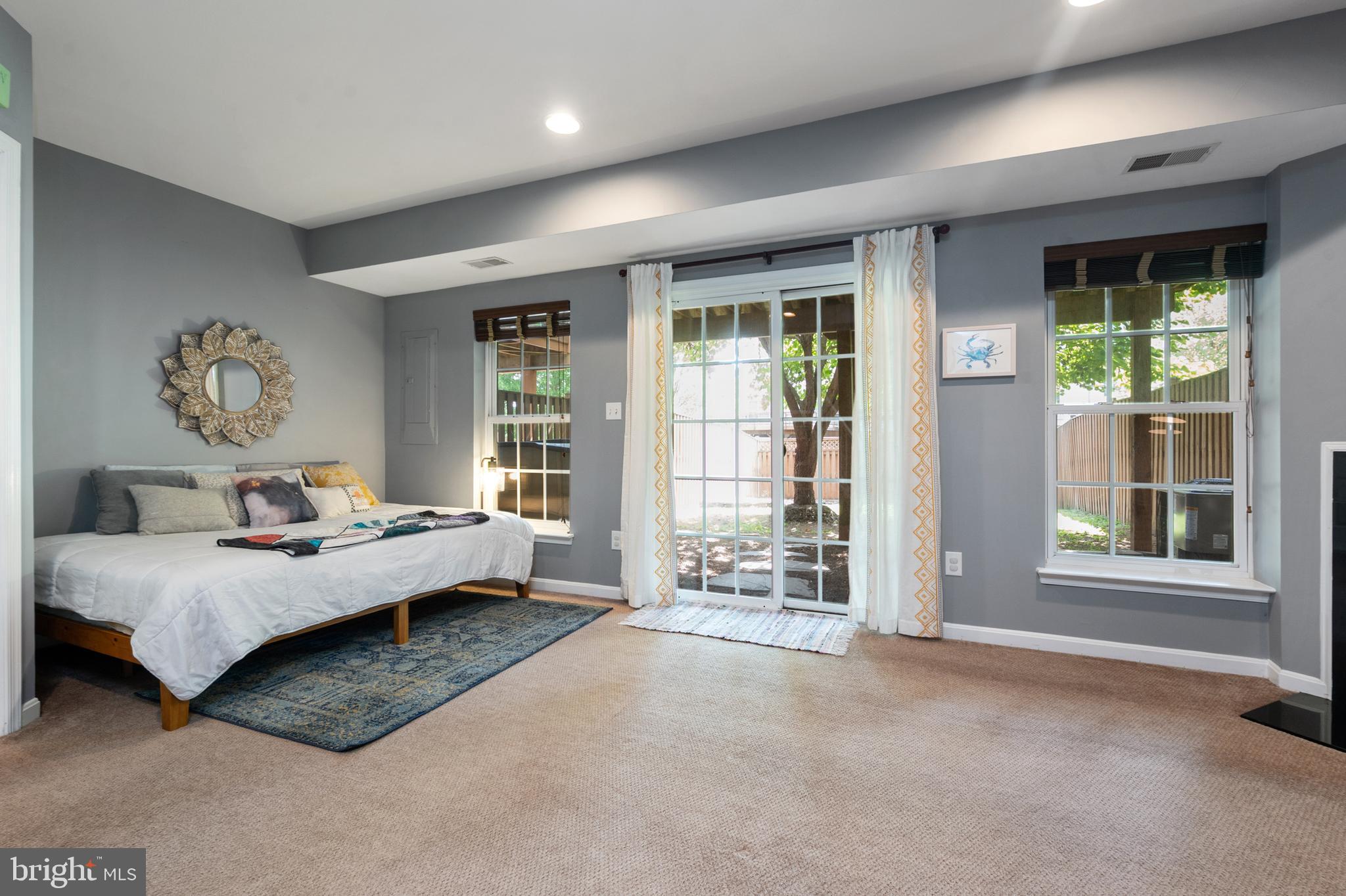 24614 Nettle Mill Square Aldie, VA 20105 - Photo 34 of 48 FAMILY ROOM 1