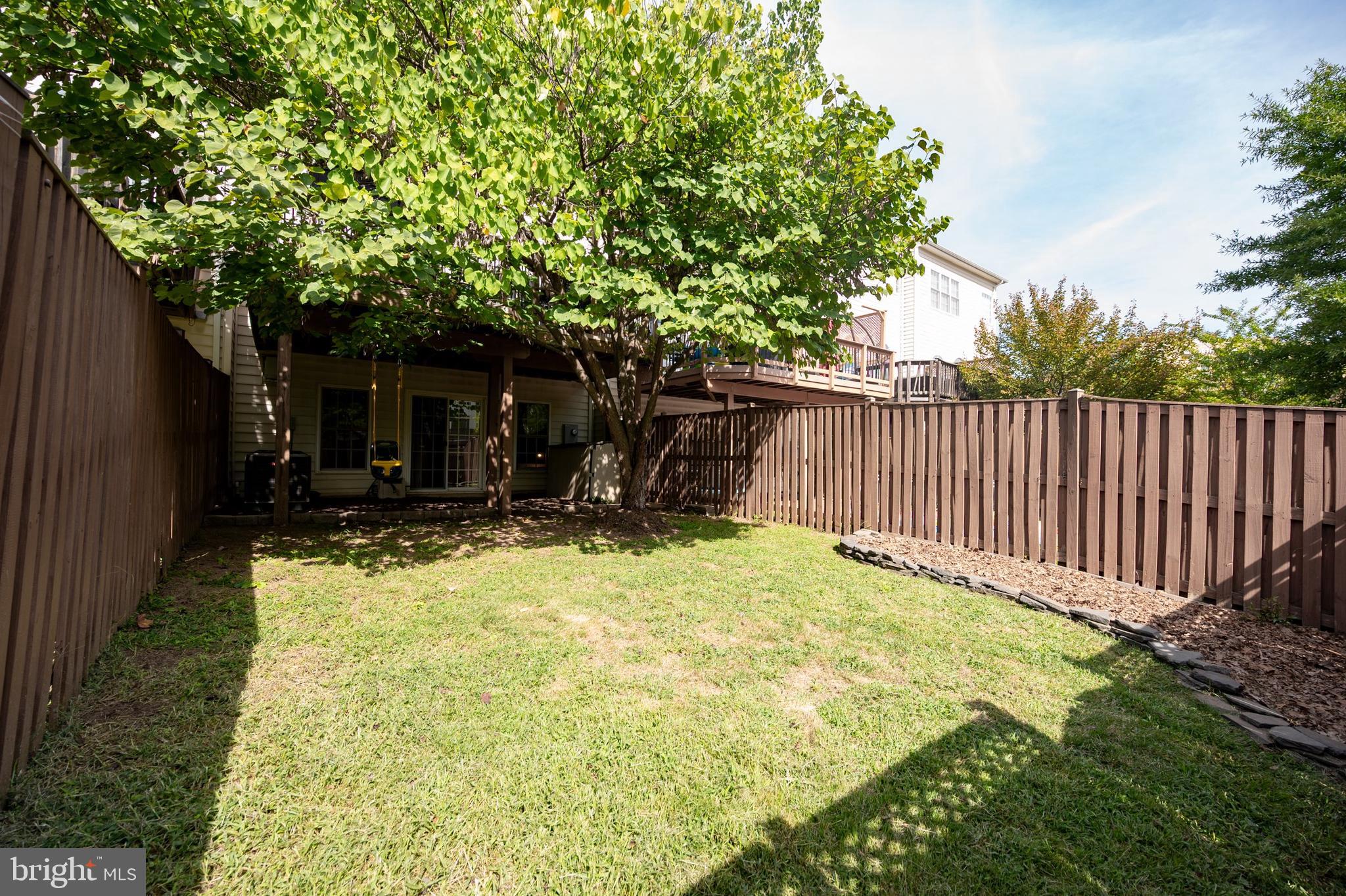 24614 Nettle Mill Square Aldie, VA 20105 - Photo 38 of 48 YARD & DECK 1
