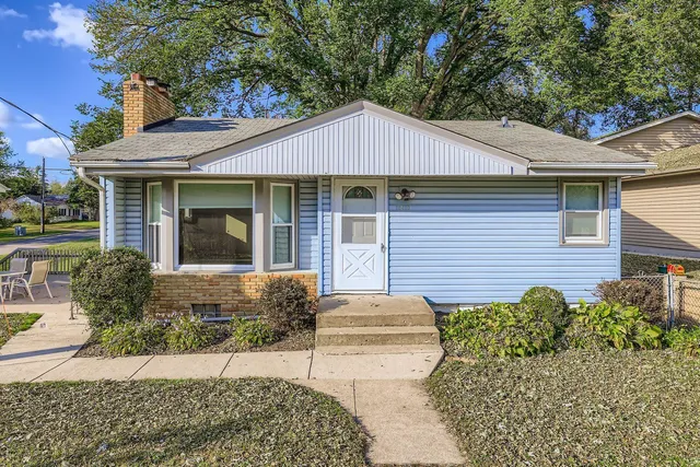 $385,000 | 16418 Minnetonka Boulevard, Minnetonka, MN 55345