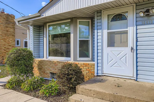 $385,000 | 16418 Minnetonka Boulevard, Minnetonka, MN 55345