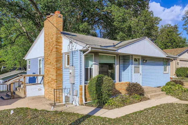 $385,000 | 16418 Minnetonka Boulevard, Minnetonka, MN 55345