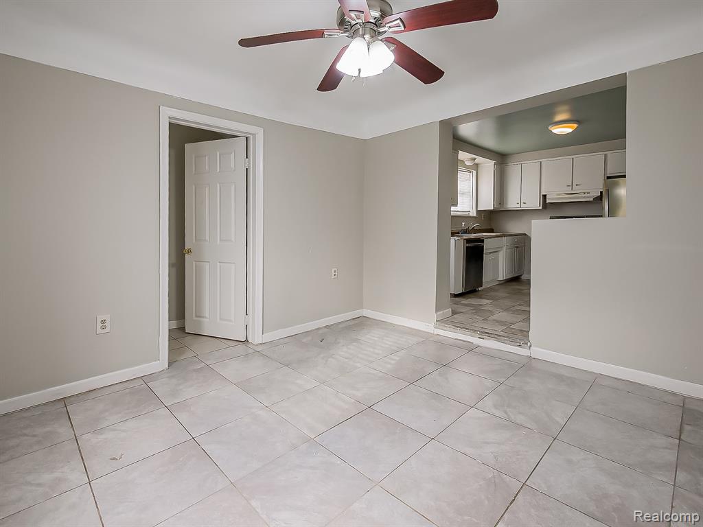 25323 Orchard Lake Road Farmington, MI 48336 - Photo 9 of 42