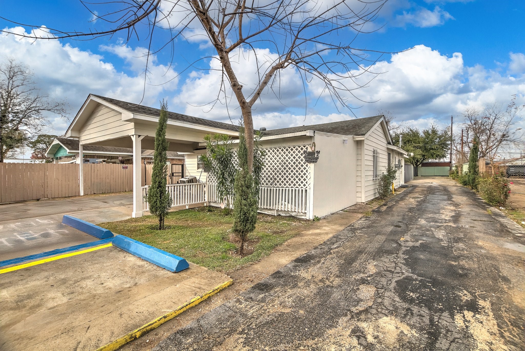 8622 Rayson Road Houston, TX 77080 - Photo 2 of 32