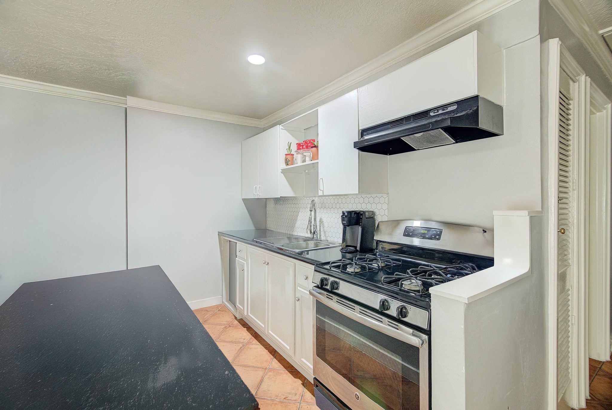 8622 Rayson Road Houston, TX 77080 - Photo 3 of 32