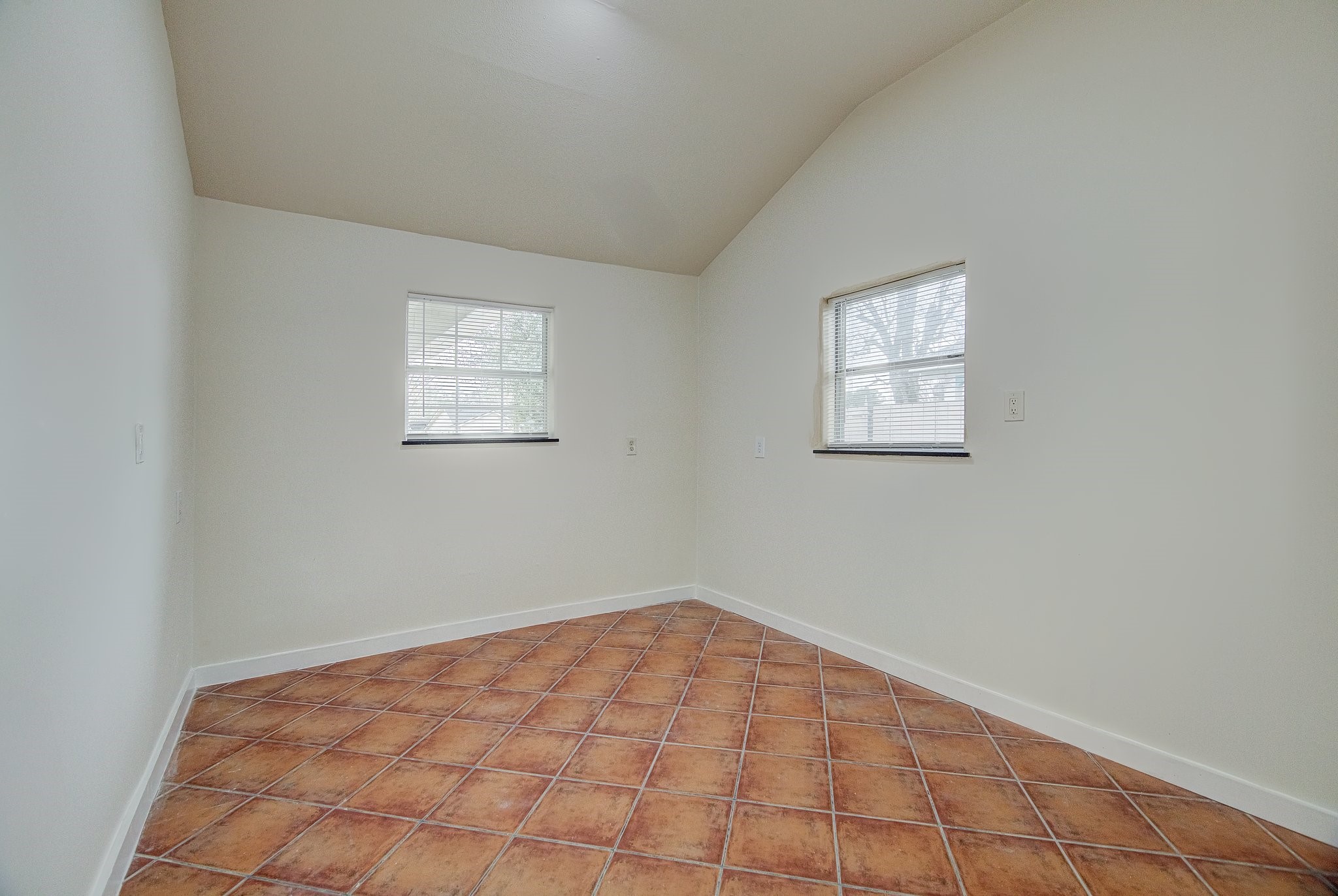 8622 Rayson Road Houston, TX 77080 - Photo 5 of 32