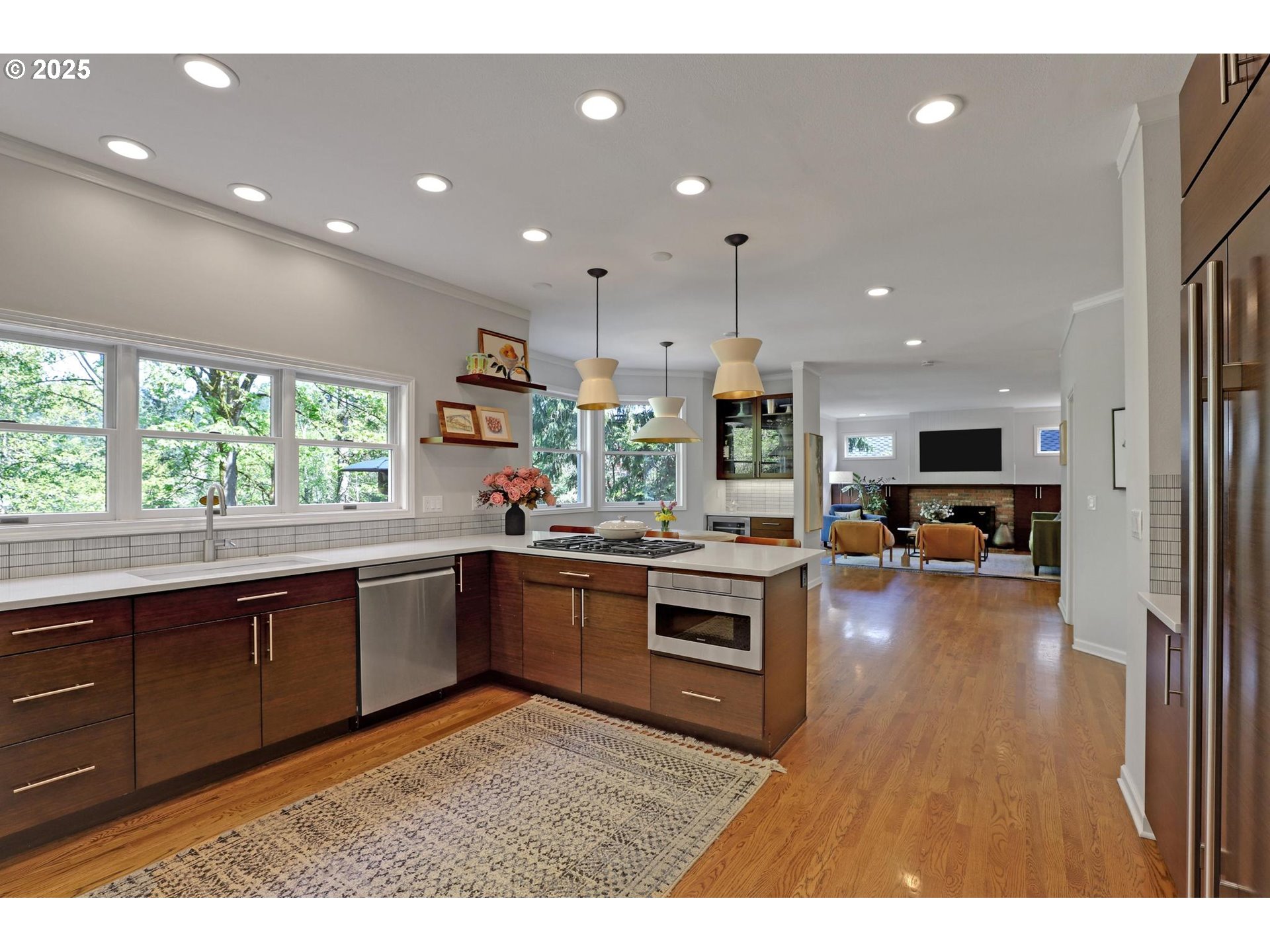 585 Southwest Regency Place Portland, OR 97225 - Photo 12 of 44 Gallery Image 12