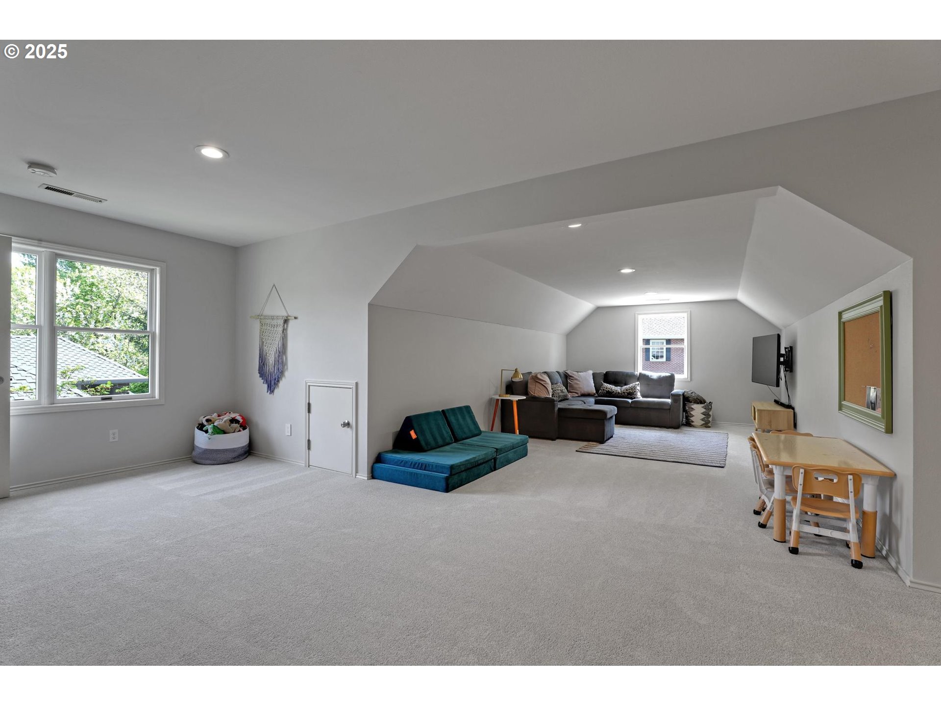585 Southwest Regency Place Portland, OR 97225 - Photo 34 of 44 Gallery Image 34