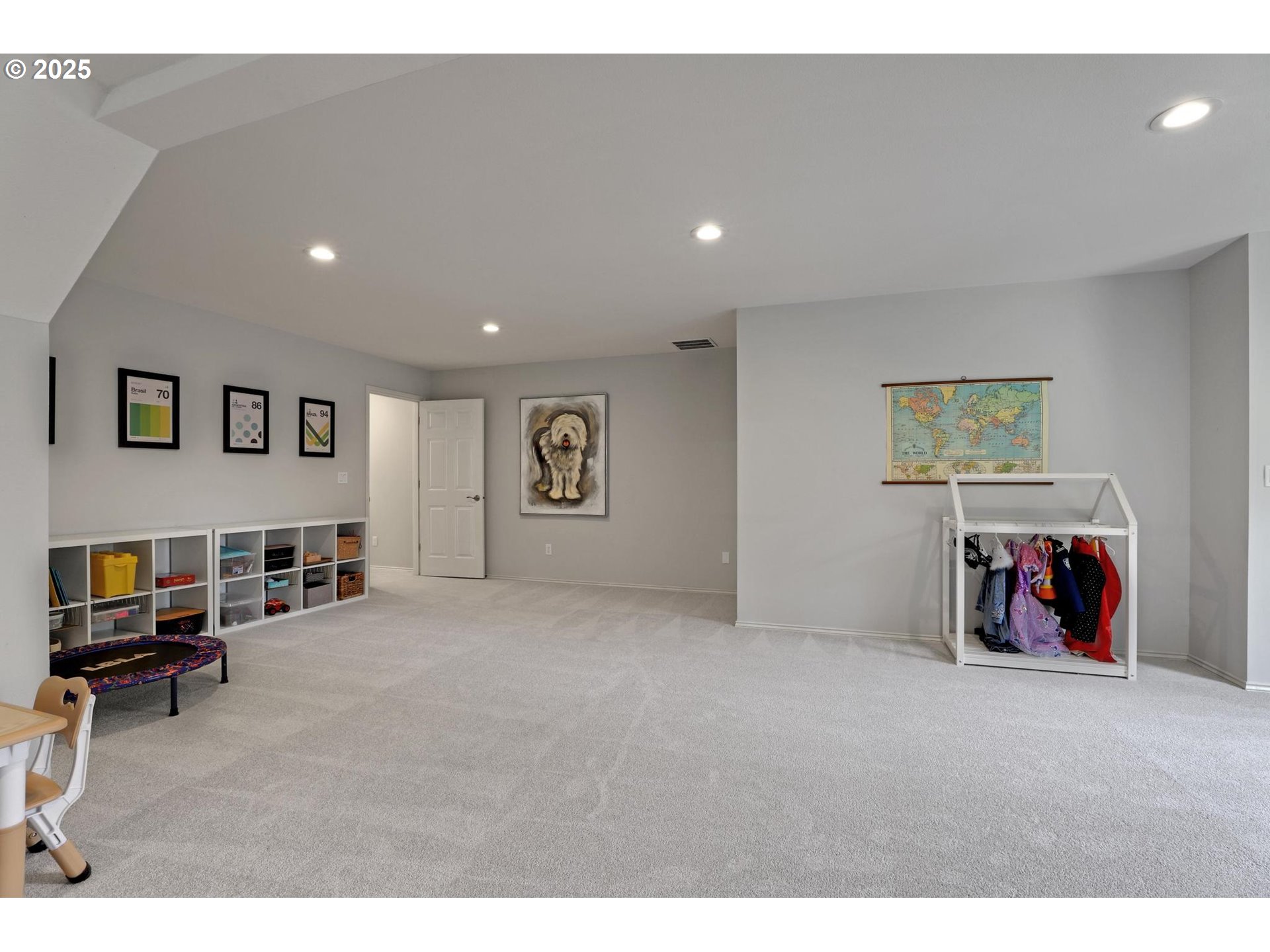 585 Southwest Regency Place Portland, OR 97225 - Photo 35 of 44 Gallery Image 35