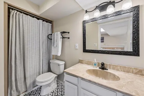 $435,000 | 7920 West 107th St Circle, Bloomington, MN 55438