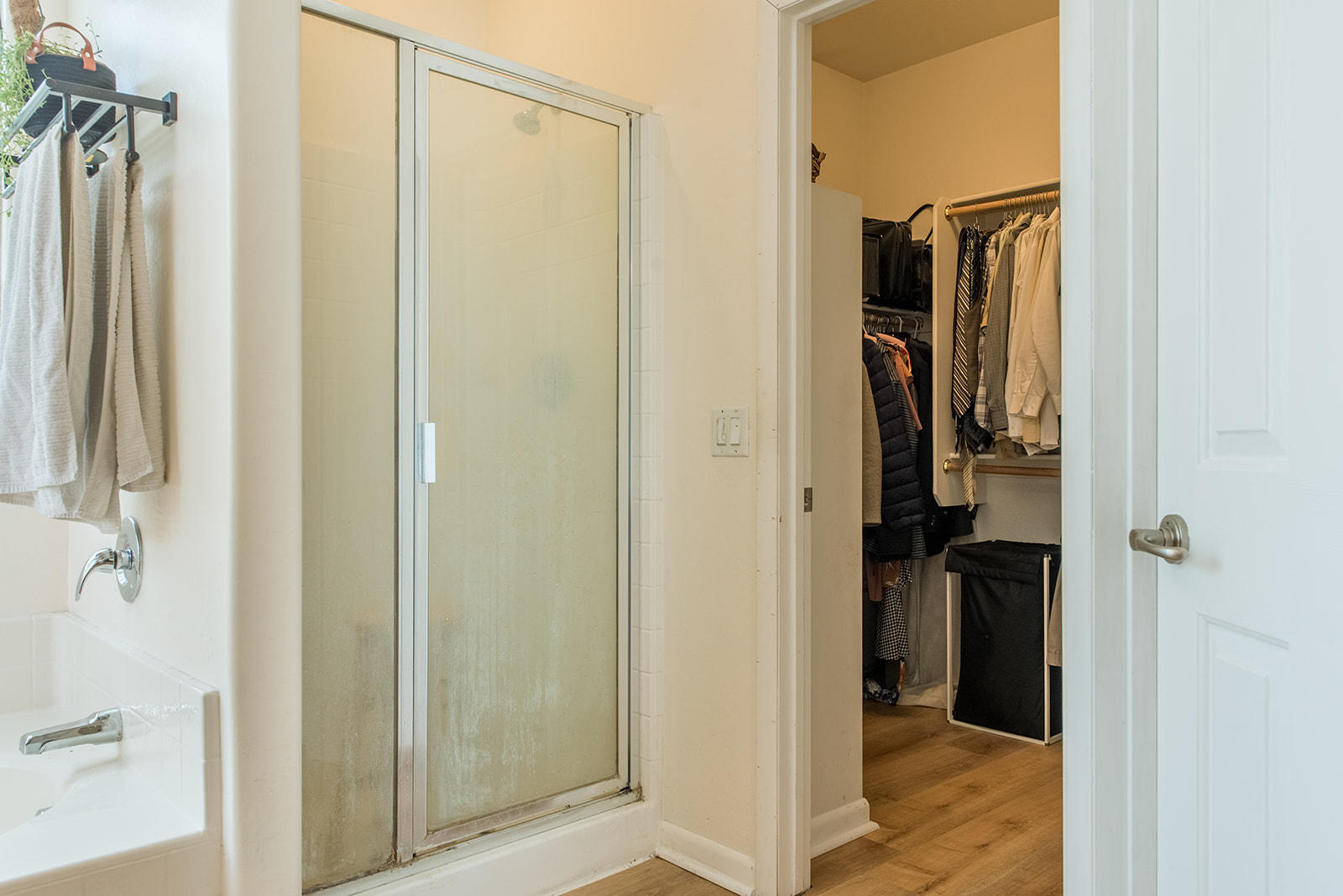 4532 East Murrieta Road Gilbert, AZ 85297 - Photo 16 of 39 Separate Shower