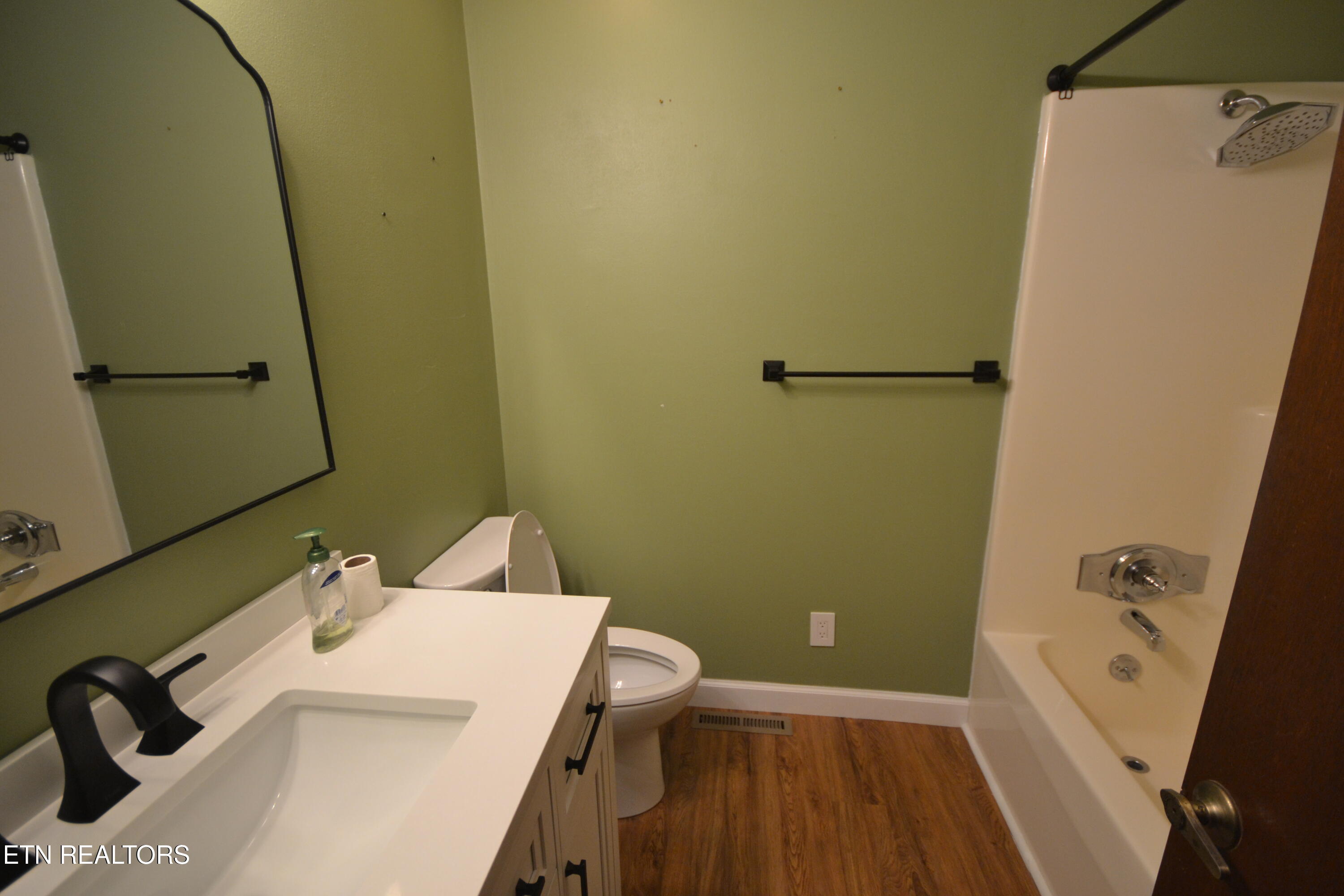 6703 Cate Road Powell, TN 37849 - Photo 13 of 23 Full Bathroom