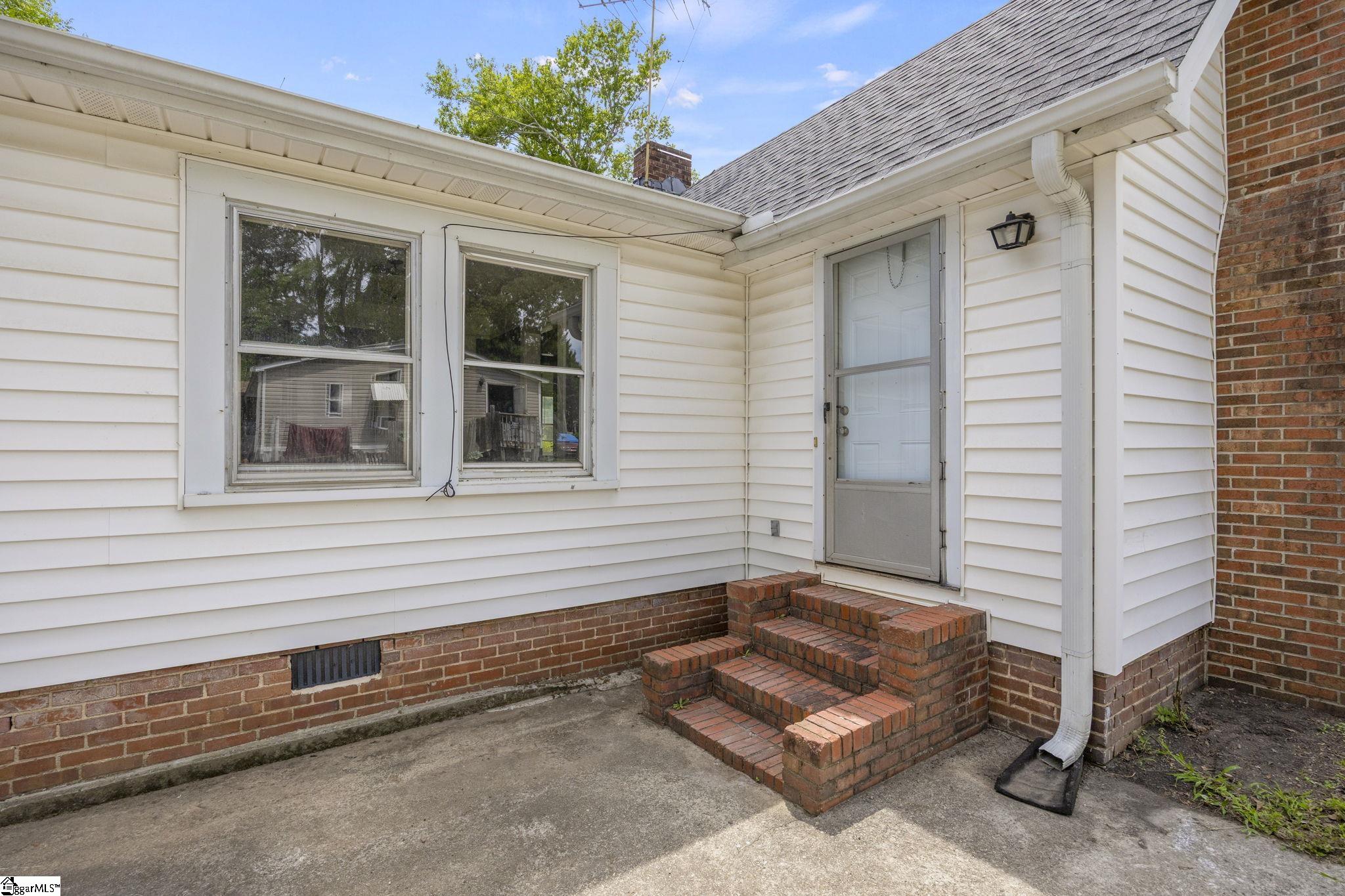 107 West Marion Road Greenville, SC 29617 - Photo 24 of 36
