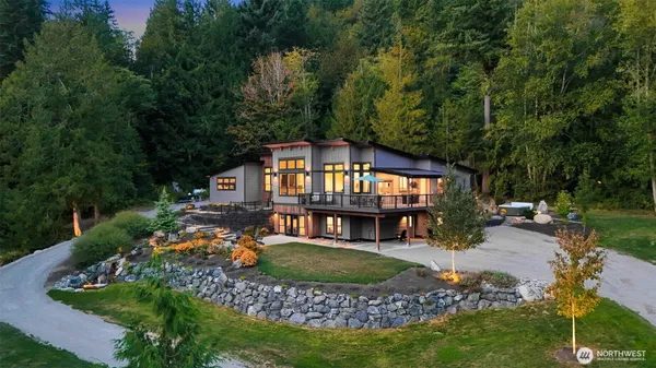 $1,994,998 | 322 Manley Road, Bellingham, WA 98229