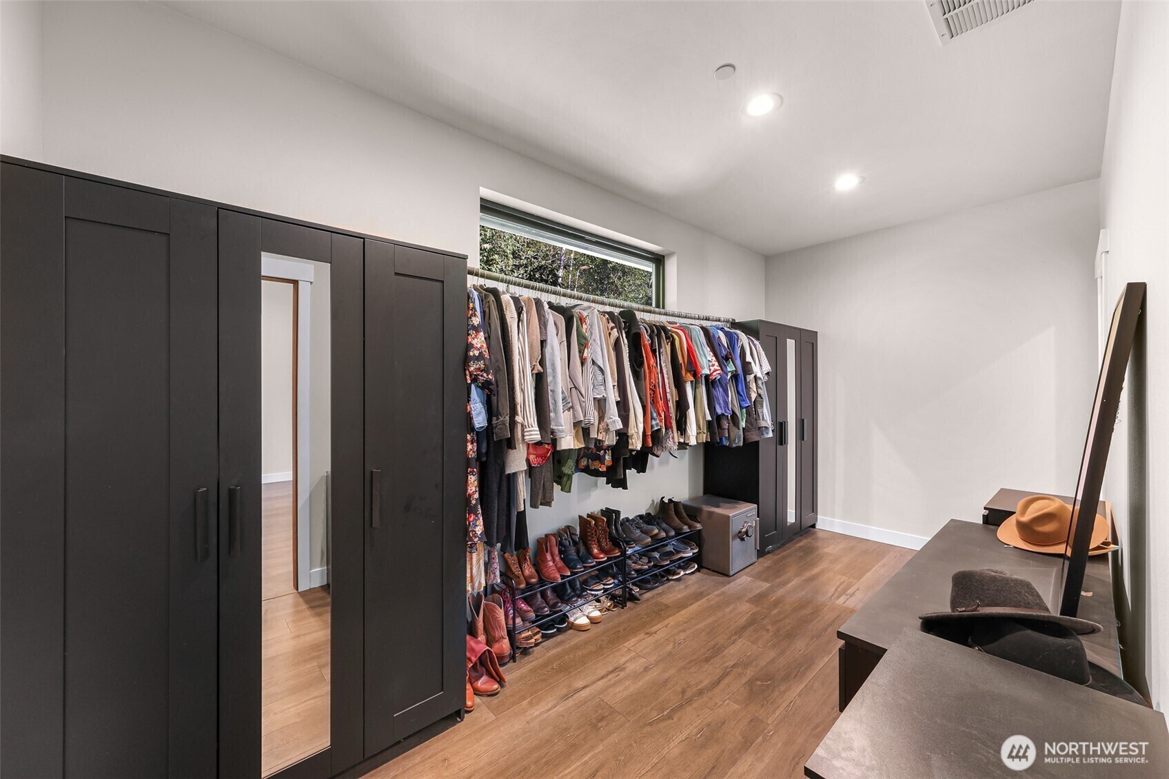 322 Manley Road Bellingham, WA 98229 - Photo 15 of 40 a view of a room with gym equipment