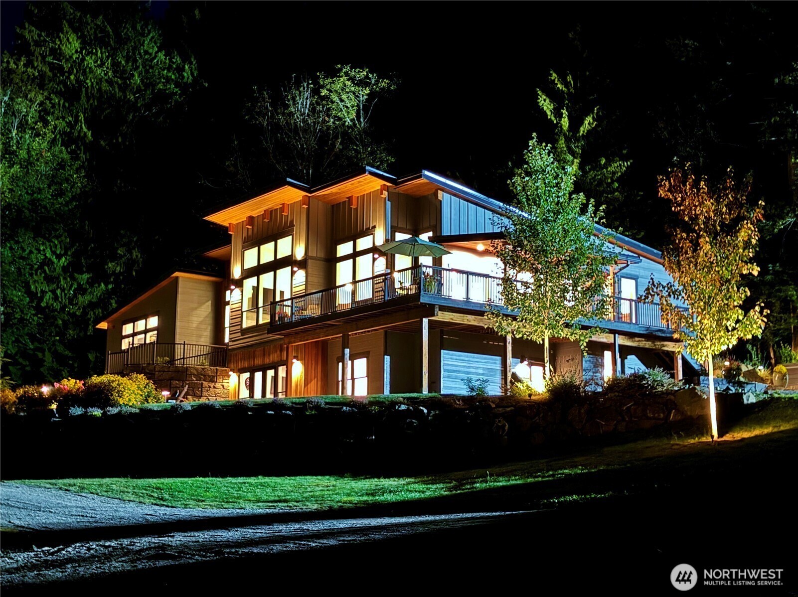 322 Manley Road Bellingham, WA 98229 - Photo 2 of 40 a front view of a house