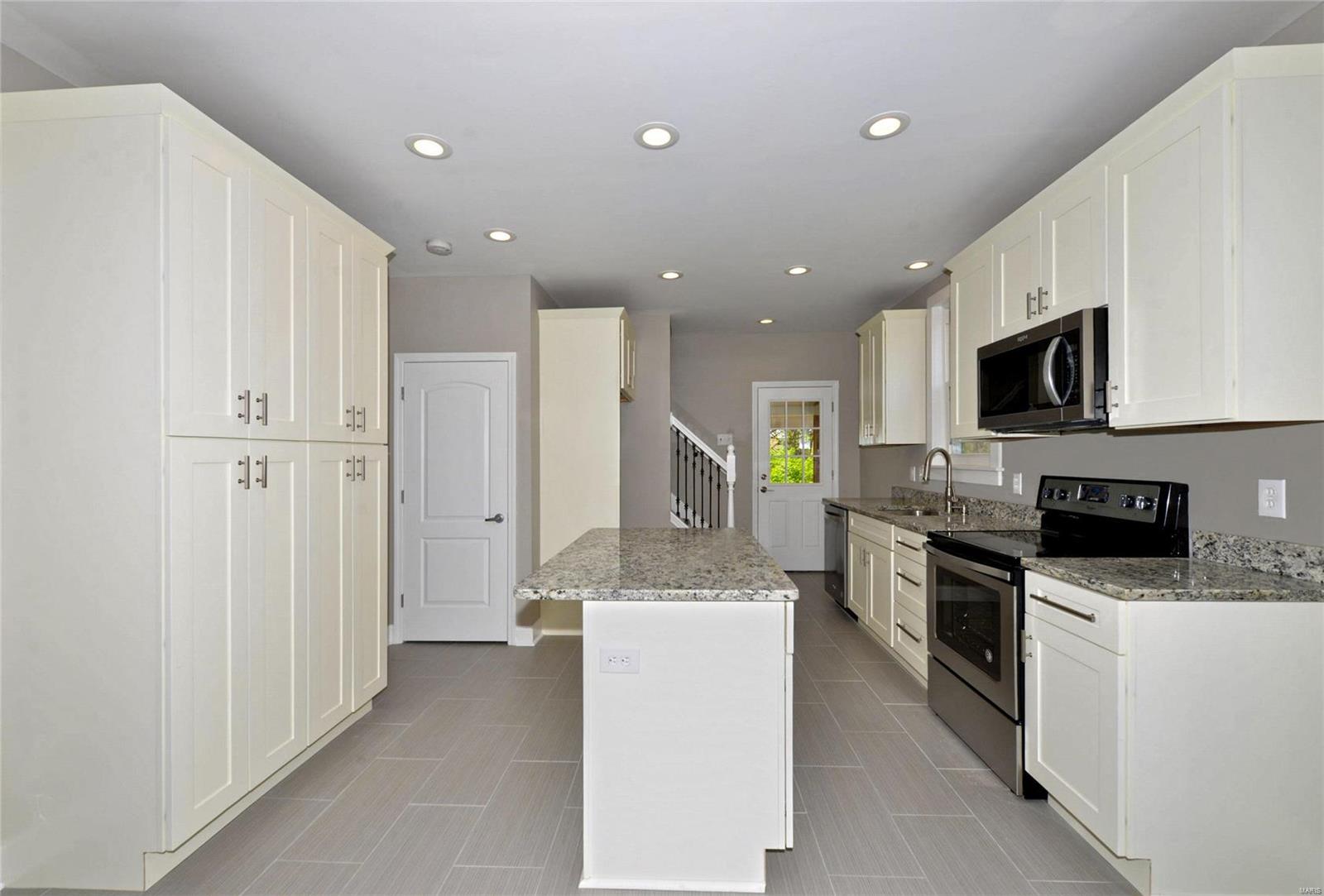 12743 Rott Road Sunset Hills, MO 63127 - Photo 4 of 17 Gallery Image 4