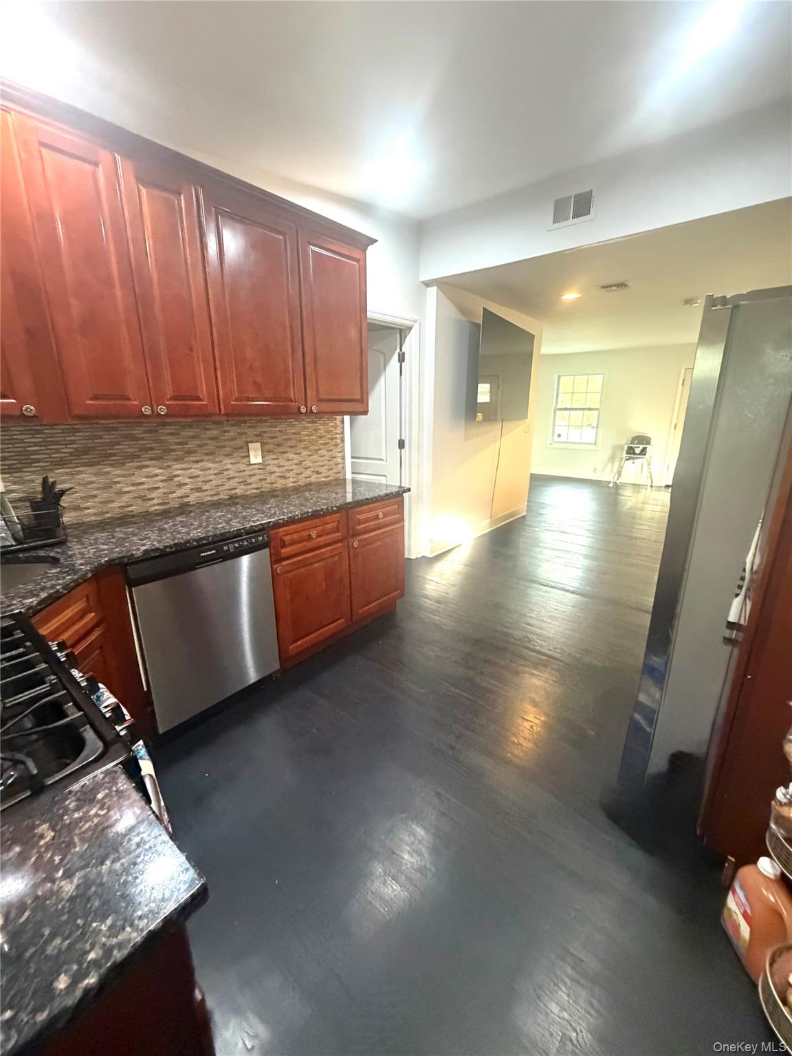 1013 Merriam Road Bay Shore, NY 11706 - Photo 25 of 27