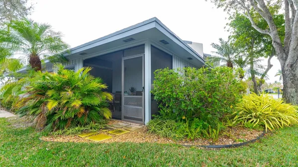 $1,200 | 1662 North 14th Terrace, Hollywood, FL 33020