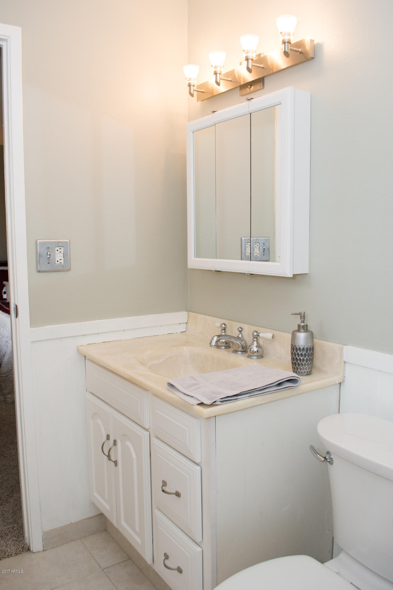 1710 West Griswold Road Phoenix, AZ 85021 - Photo 13 of 24 Master Bath 2