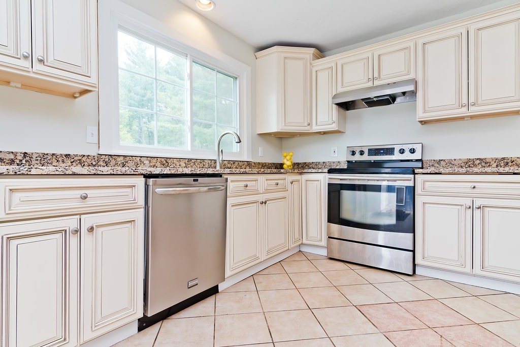 65 Wyman Road Groton, MA 01450 - Photo 4 of 30 Gallery Image 4