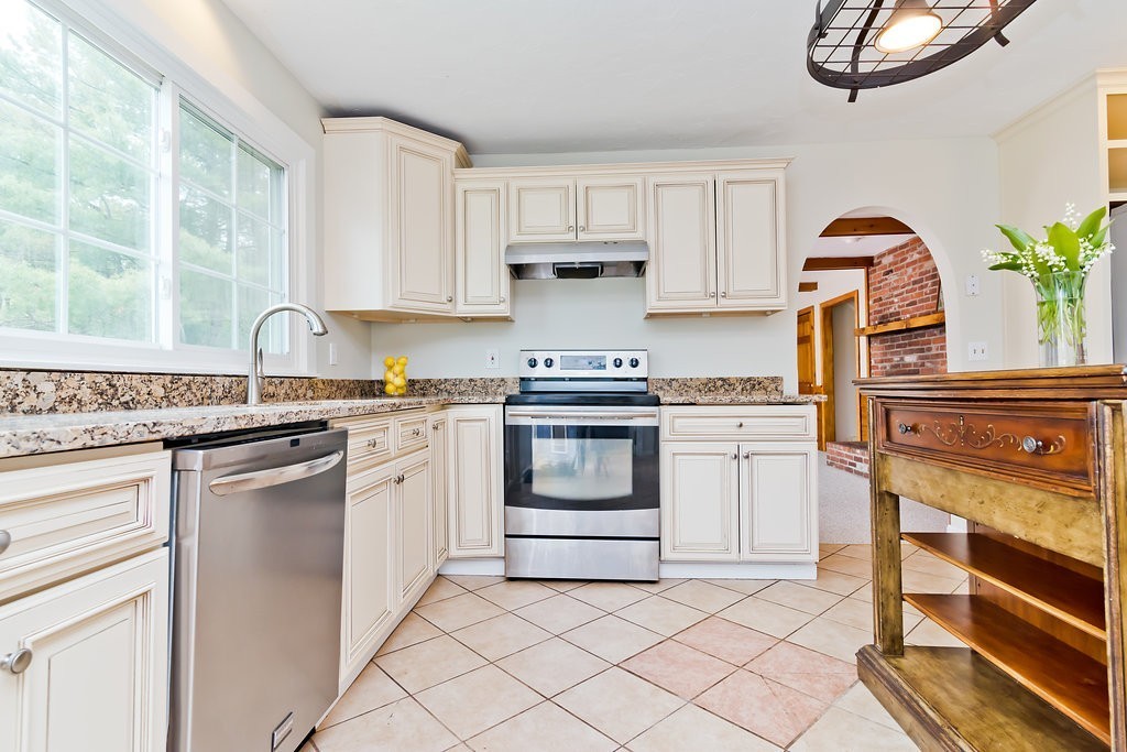 65 Wyman Road Groton, MA 01450 - Photo 7 of 30 Gallery Image 7