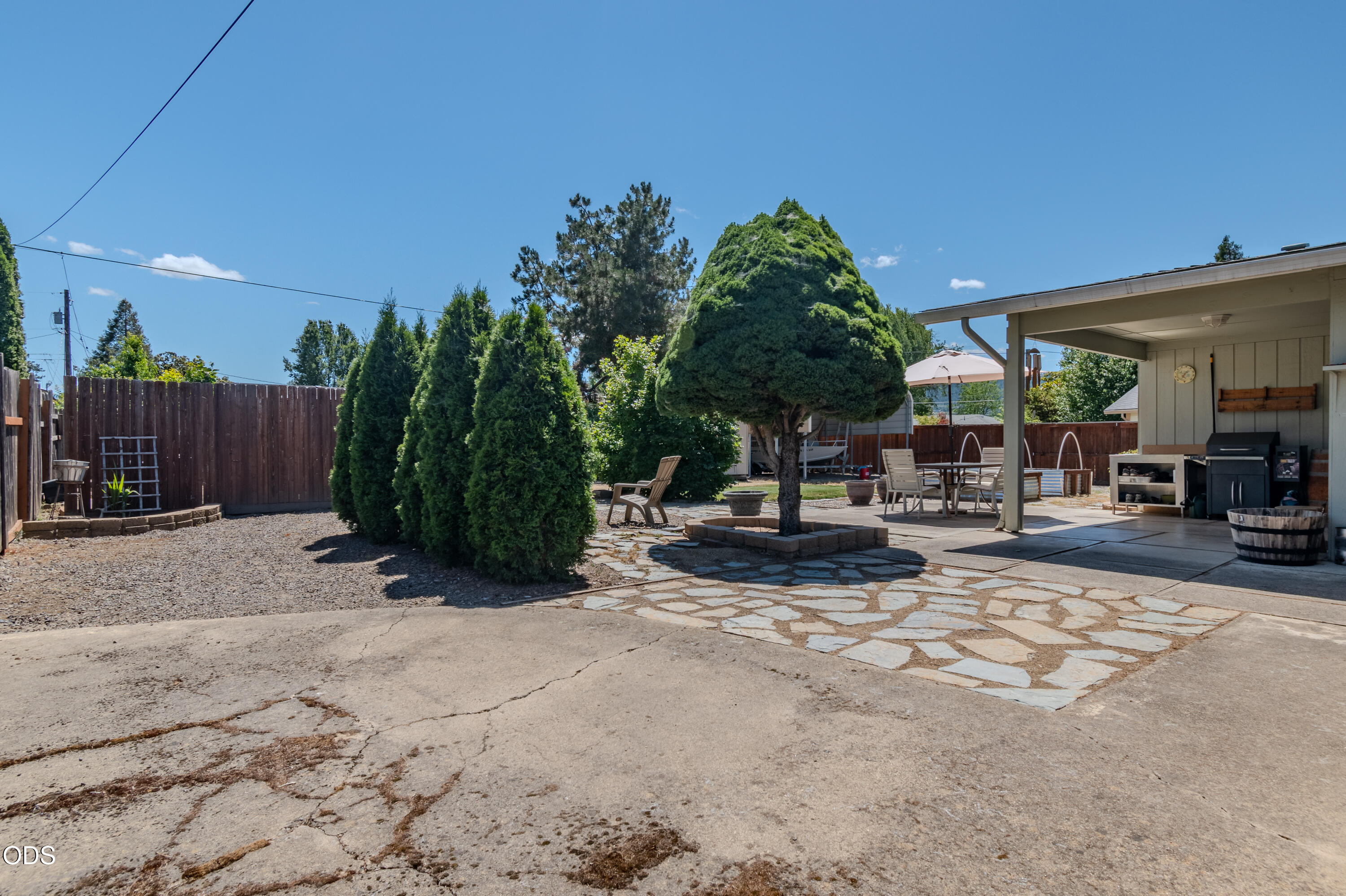 212 Windsor Way Central Point, OR 97502 - Photo 26 of 29