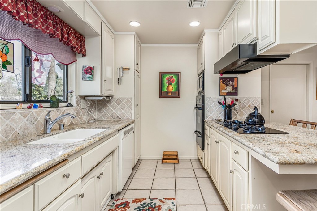 143 Walnut Avenue Redlands, CA 92373 - Photo 16 of 34