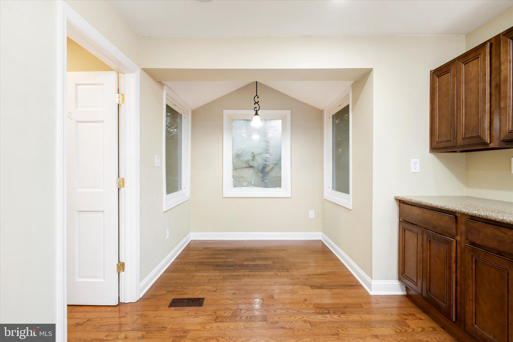 261 Dutch Neck Road Hightstown, NJ 08520 - Photo 13 of 29