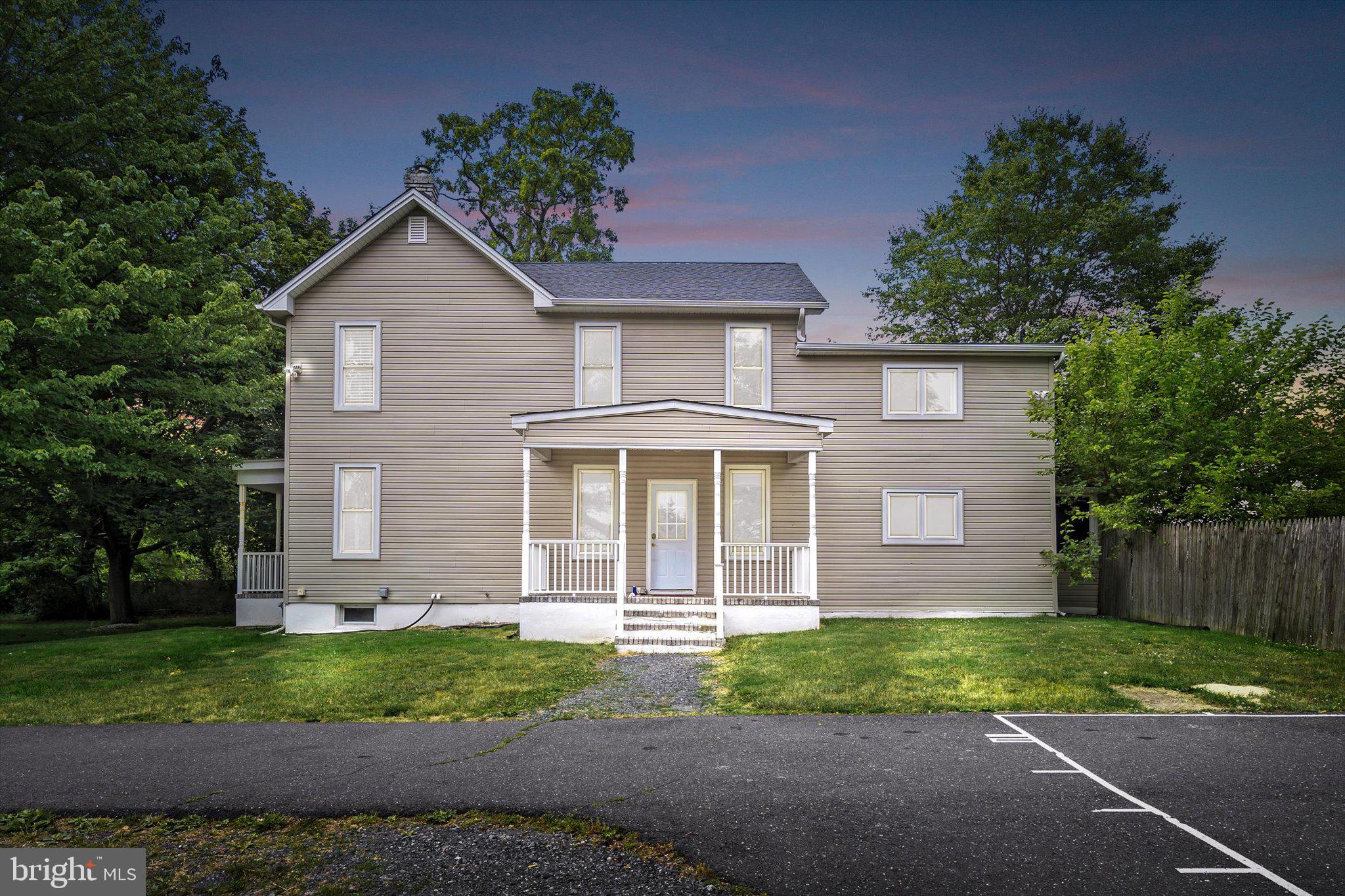 261 Dutch Neck Road Hightstown, NJ 08520 - Photo 3 of 29