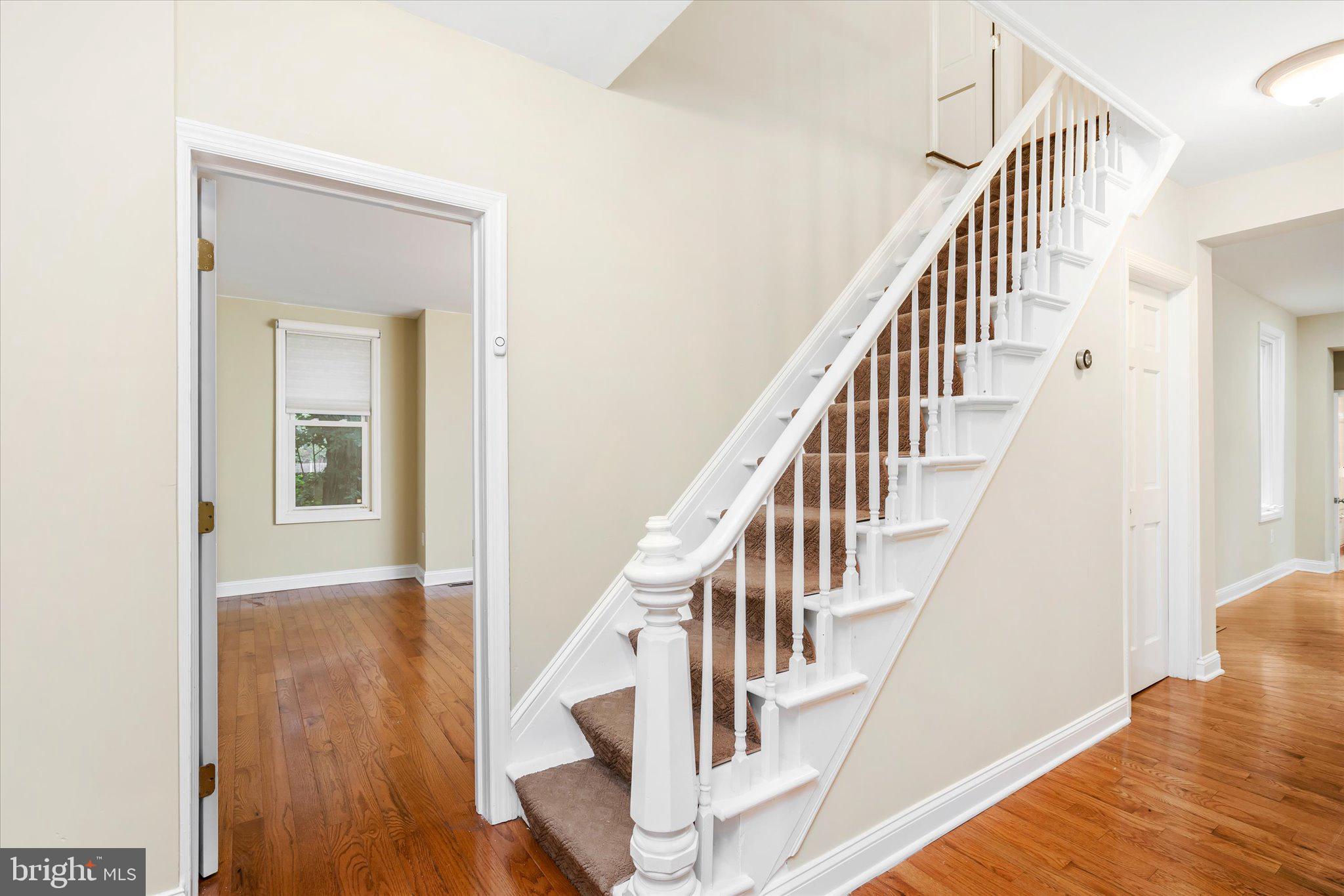 261 Dutch Neck Road Hightstown, NJ 08520 - Photo 4 of 29