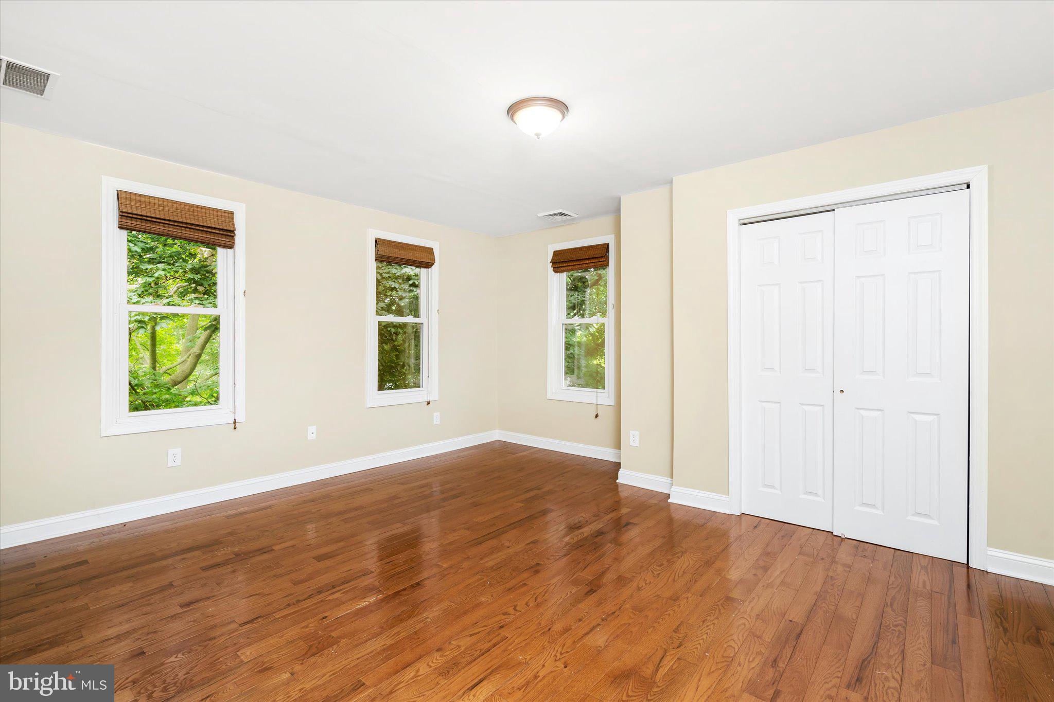 261 Dutch Neck Road Hightstown, NJ 08520 - Photo 6 of 29
