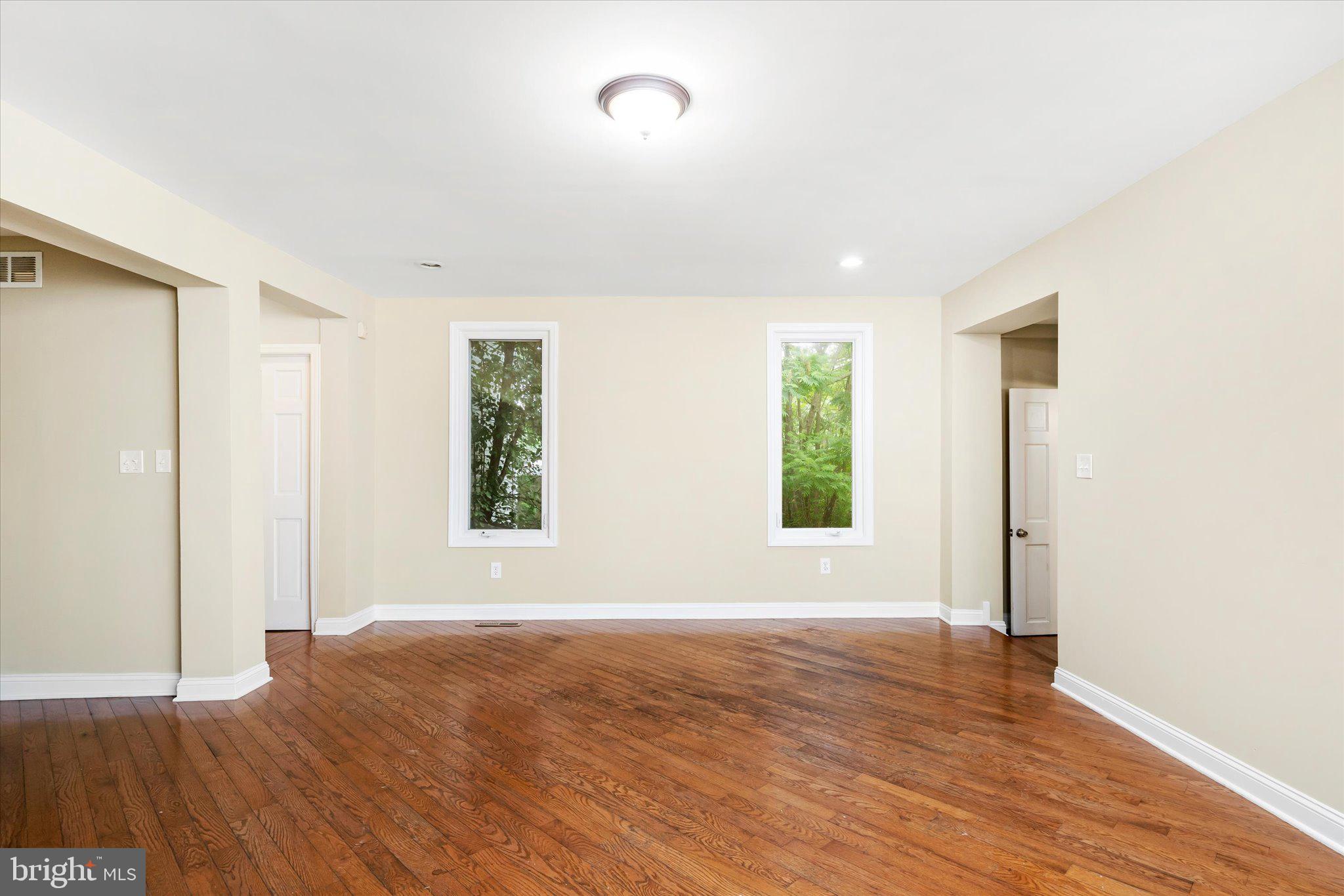 261 Dutch Neck Road Hightstown, NJ 08520 - Photo 7 of 29
