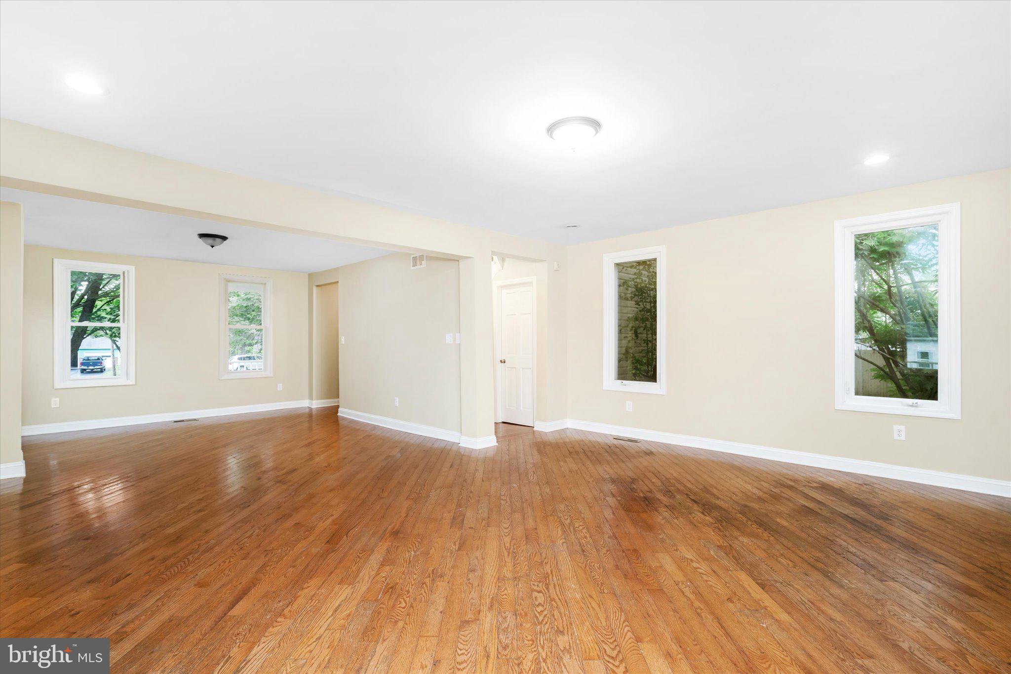 261 Dutch Neck Road Hightstown, NJ 08520 - Photo 8 of 29