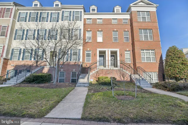 $350,000 | 5564 Capital Gateway Drive, Unit 385, Suitland, MD 20746