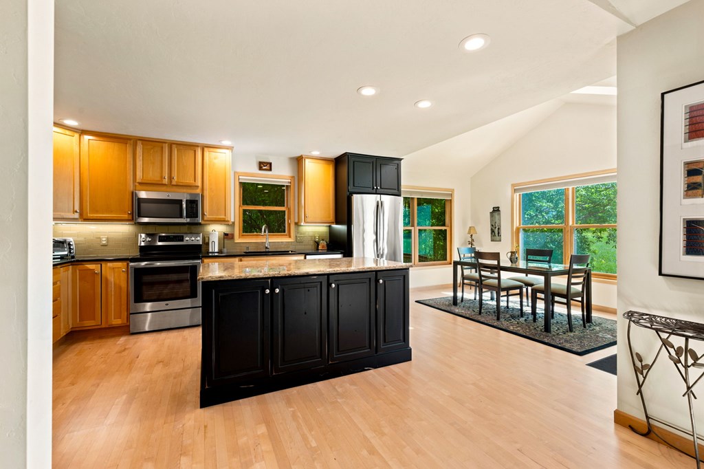 7814 Eames Farm Road, Unit 3V Egg Harbor, WI 54209 - Photo 4 of 26