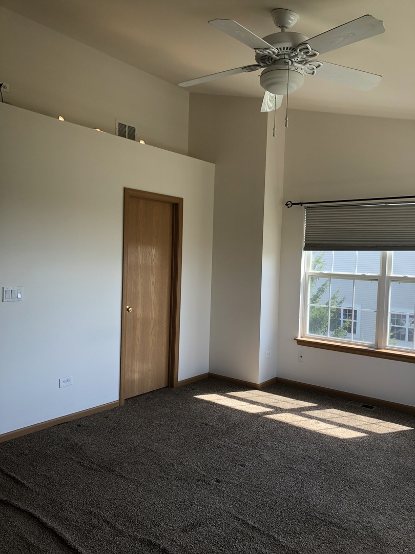34377 North Barberry Road Round Lake, IL 60073 - Photo 10 of 16