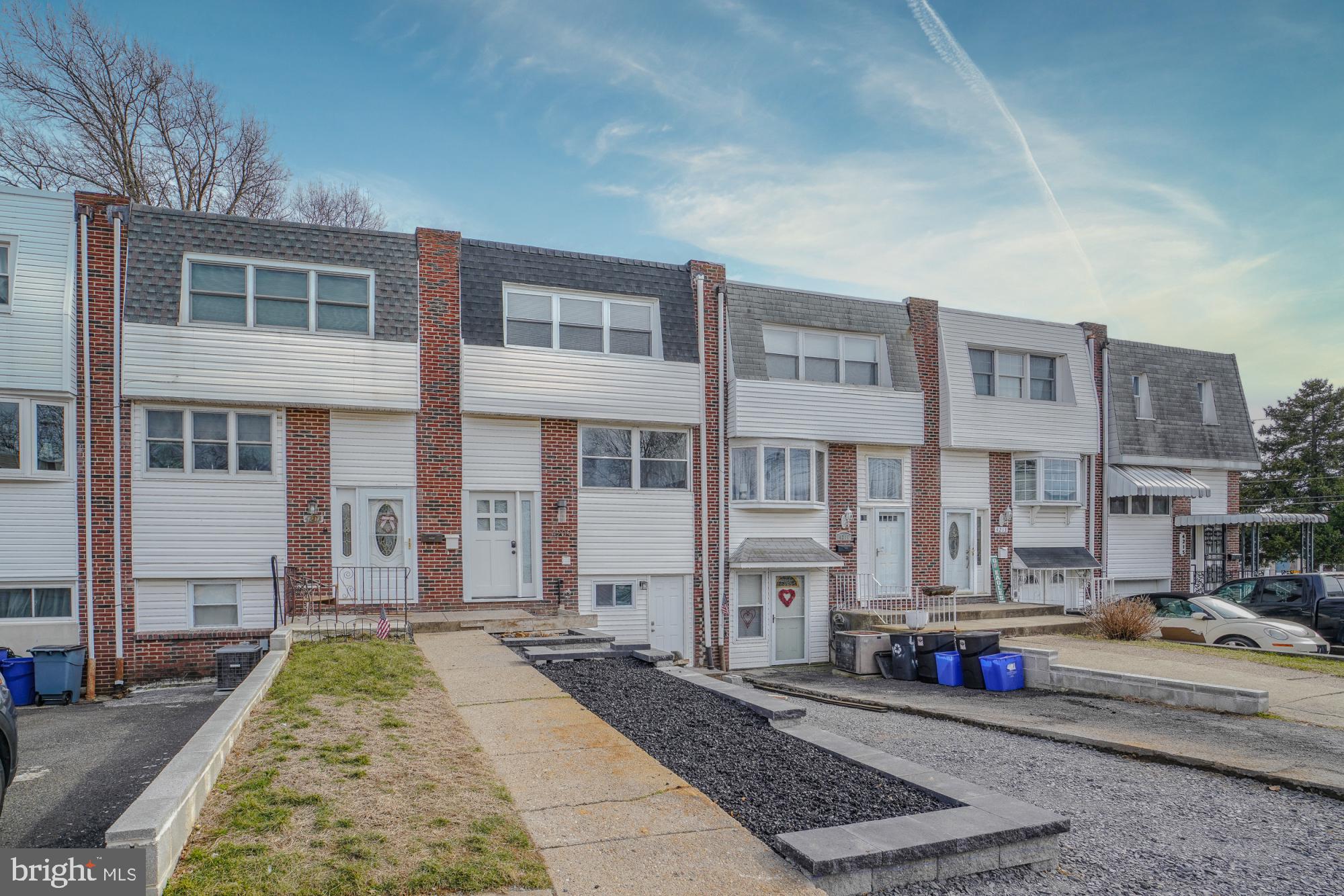 4209 Lawnside Road Philadelphia, PA 19154 - Photo 2 of 49 Gallery Image 2