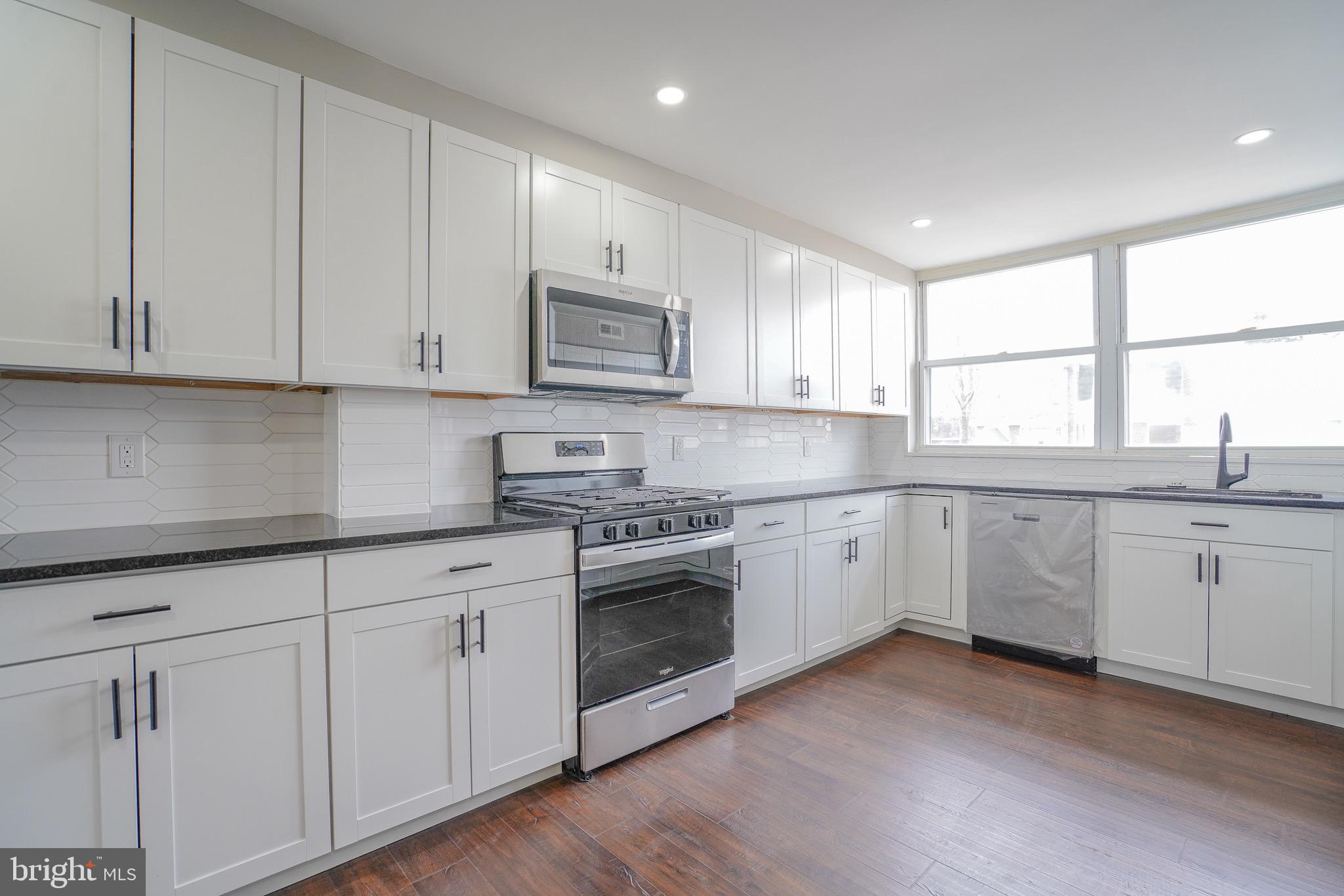 4209 Lawnside Road Philadelphia, PA 19154 - Photo 5 of 49 Gallery Image 5