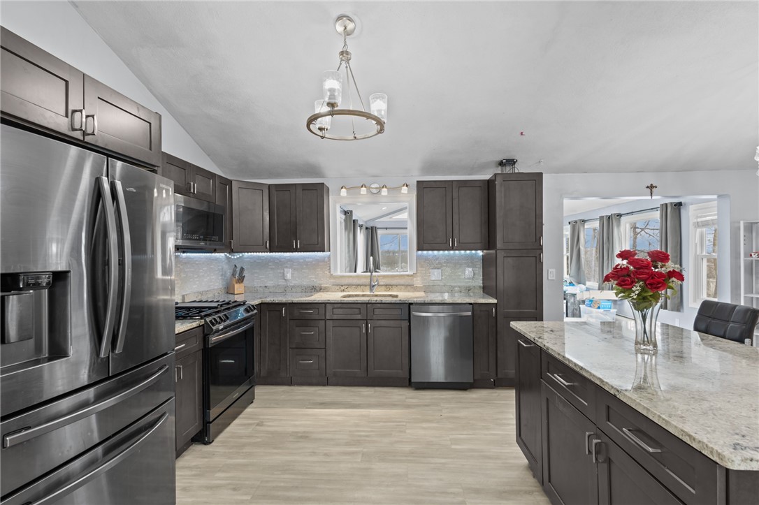 46 Harrison Street Johnston, RI 02919 - Photo 4 of 36