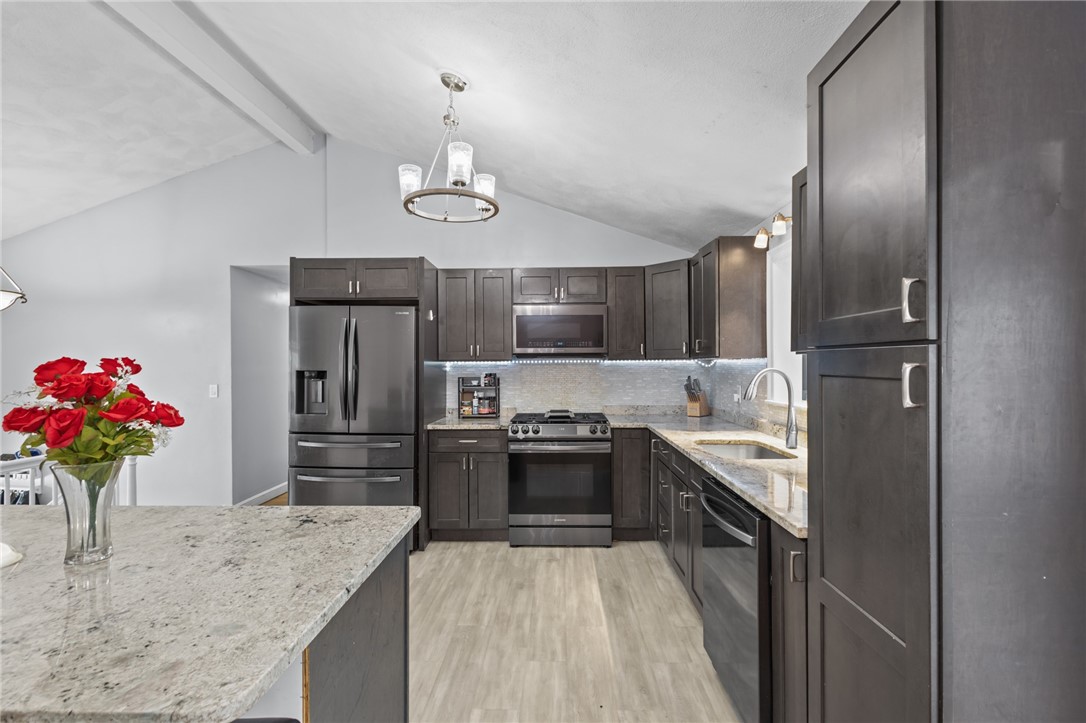 46 Harrison Street Johnston, RI 02919 - Photo 6 of 36