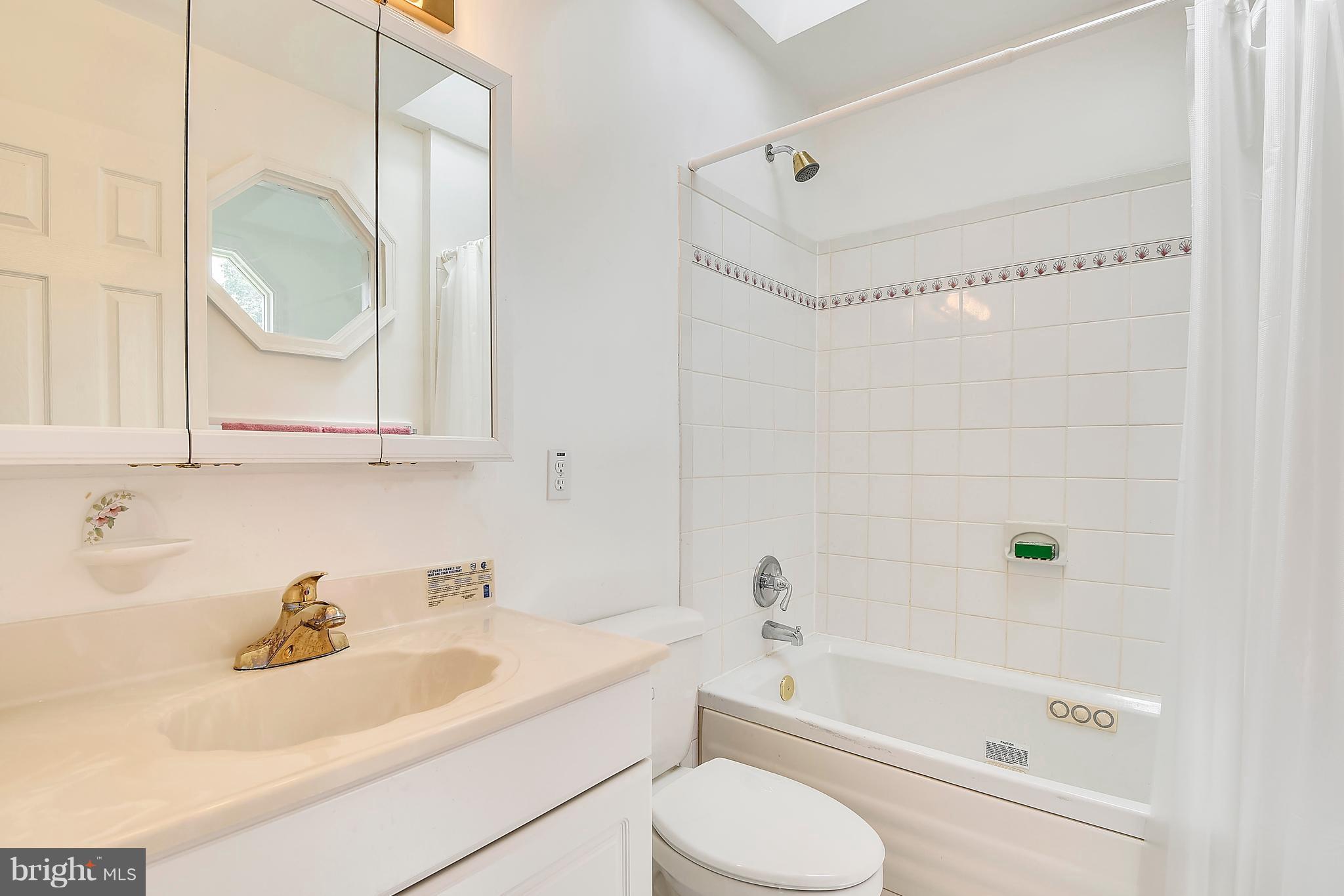 1523 Robinson Road Shady Side, MD 20764 - Photo 12 of 28 Bath