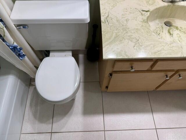 55 Southeast 14th Street, Unit 1070 Boca Raton, FL 33432 - Photo 15 of 32 Guest toilet