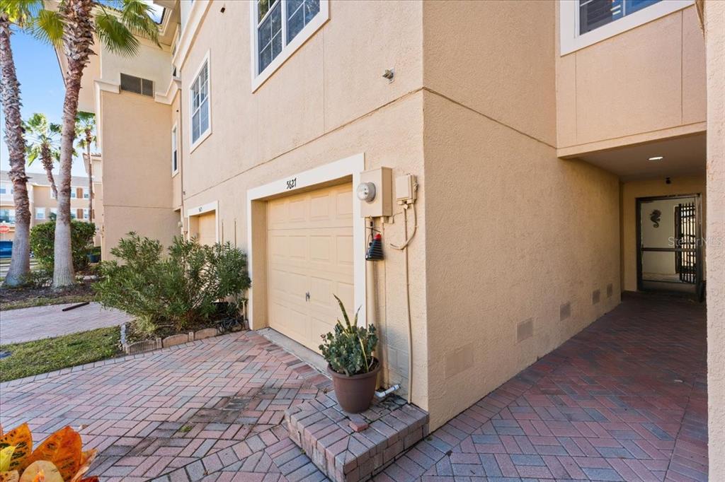 5627 Red Snapper Court New Port Richey, FL 34652 - Photo 2 of 54