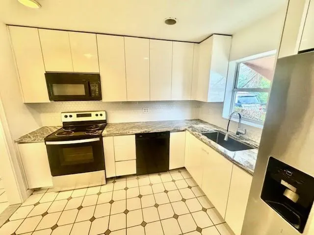 $3,600 | 1134 Pinetree Drive, Lantana, FL 33462