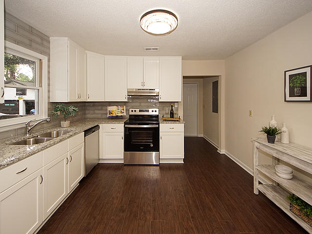 1213 Stratford Road Hanahan, SC 29410 - Photo 4 of 30 4