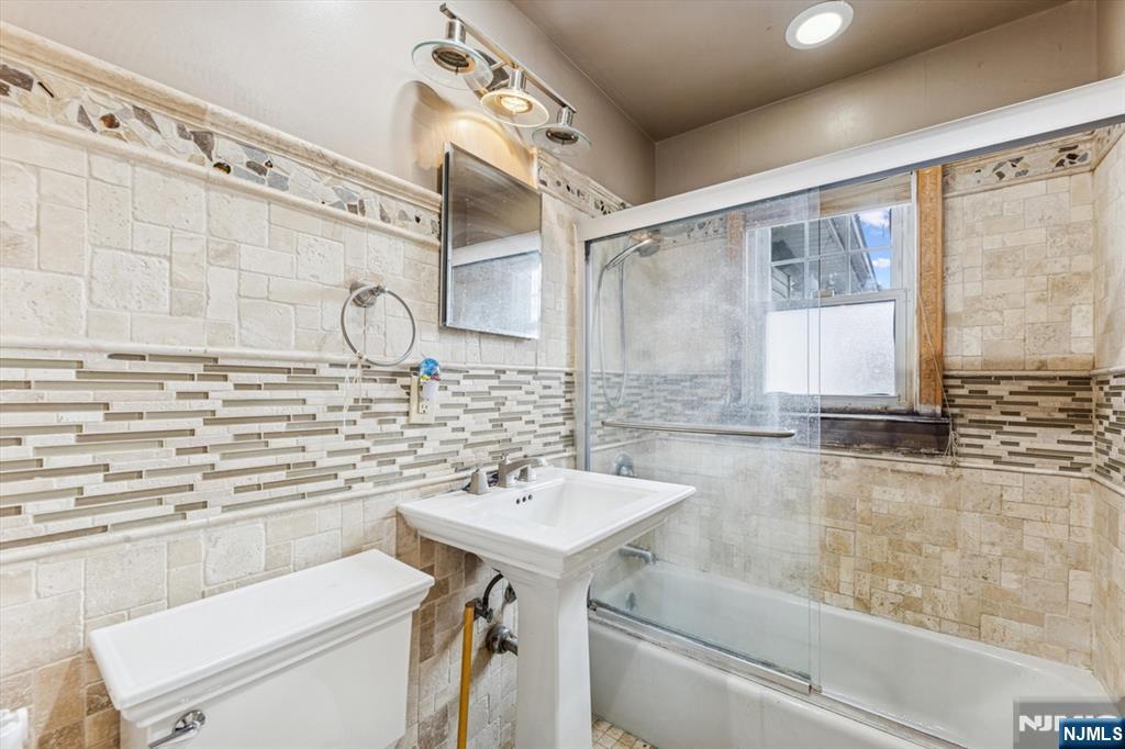 39-02 Taylor Road Fair Lawn, NJ 07410 - Photo 12 of 32