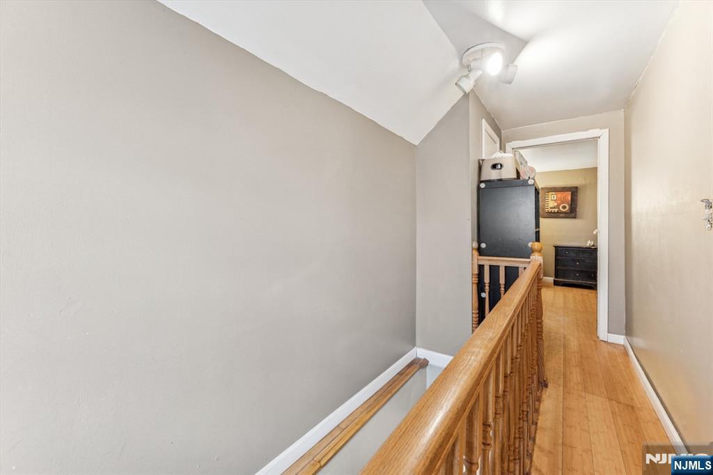 39-02 Taylor Road Fair Lawn, NJ 07410 - Photo 16 of 32