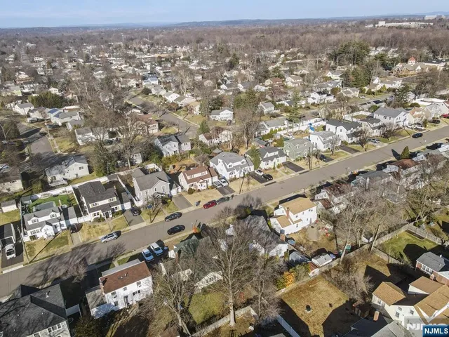 $610,000 | 39-02 Taylor Road, Fair Lawn, NJ 07410