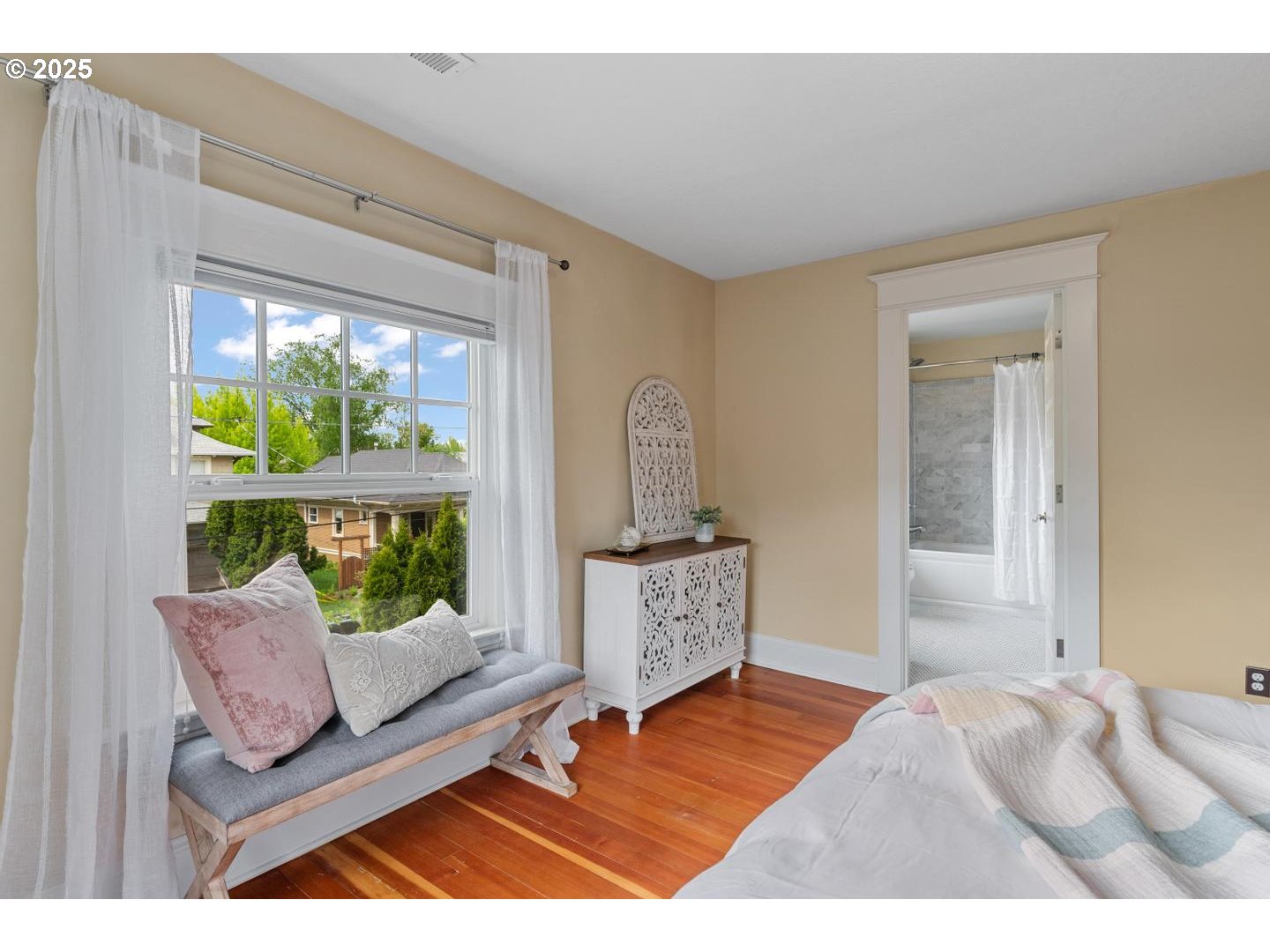 1626 Southeast 35th Avenue Portland, OR 97214 - Photo 21 of 40 a living room with furniture and a window
