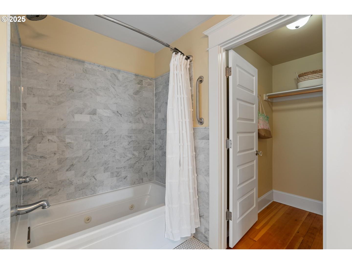 1626 Southeast 35th Avenue Portland, OR 97214 - Photo 23 of 40 a bathroom with a glass shower door